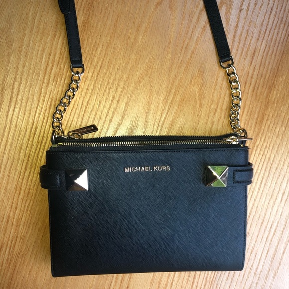 Michael Kors Handbags - Black Michael Kors Crossbody